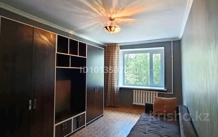 1-комнатная квартира · 30.7 м² · 2/5 этаж, Сортировка 126А — 85 школа садик Нурбота за 6.5 млн ₸ в Караганде, Алихана Бокейханова р-н — фото 2