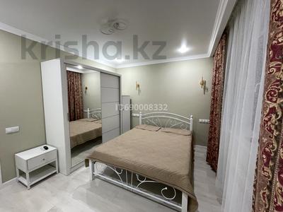 2-комнатная квартира, 71 м² посуточно, Навои за 17 000 〒 в Алматы, Ауэзовский р-н