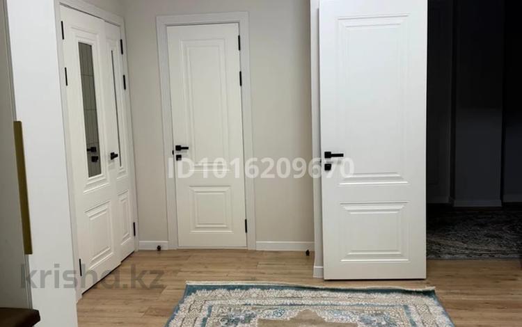 2-бөлмелі пәтер · 75 м² · 8/9 қабат, Север ш/а, бағасы: 400 000 ₸ в Шымкенте, Аль-Фарабийский р-н — фото 2