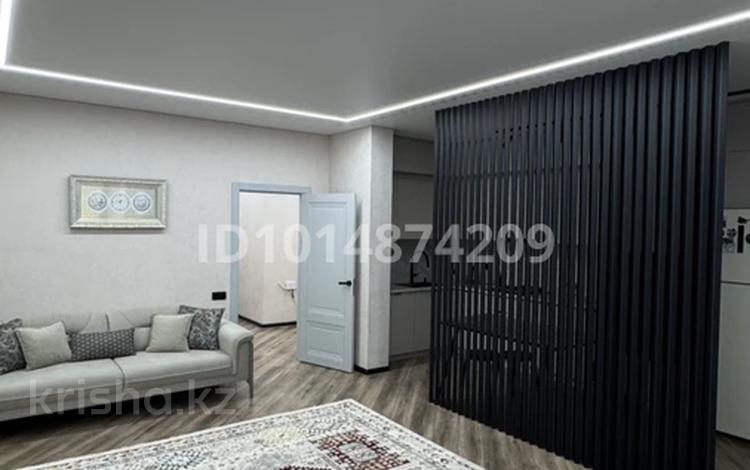 2-бөлмелі пәтер · 91 м² · 2/9 қабат, Самал 82/4 — Коняхина, бағасы: 47 млн ₸ в Уральске — фото 2