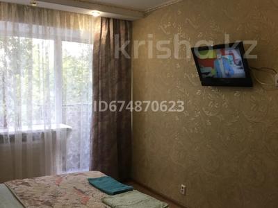 1-комнатная квартира, 36 м², 3/5 этаж посуточно, Академика Бектурова 71 за 6 000 〒 в Павлодаре