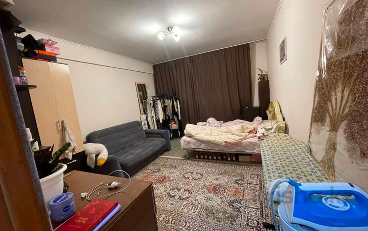 1-комнатная квартира · 38 м² · 1/5 этаж, мкр Аксай-1 10А за 24 млн ₸ в Алматы, Ауэзовский р-н — фото 3
