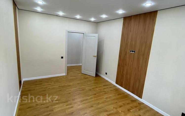 1-бөлмелі пәтер · 40 м² · 1/5 қабат, Алтын орда ш/а., ​Микрорайон Алтын Орда — школа 81, бағасы: 18.8 млн ₸ в Актобе, мкр. Алтын орда — фото 2