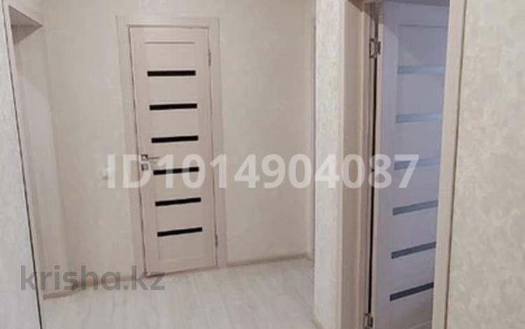 2-комнатная квартира · 75.8 м² · 4/5 этаж, мкр 4 29 за 32 млн ₸ в Уральске — фото 2