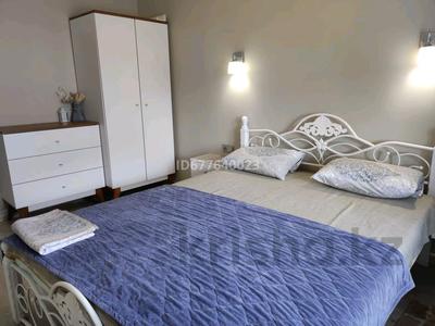 2-бөлмелі пәтер, 50 м², 6/9 қабат тәулігіне, Кутузова 44 — Толстого, бағасы: 13 000 〒 в Павлодаре