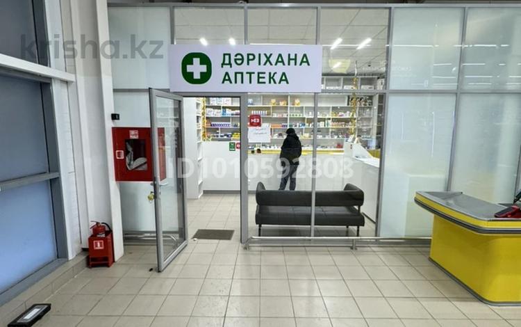 Действующая аптека · 37.7 м², бағасы: 9 млн 〒 в Актобе, мкр 12 — фото 2