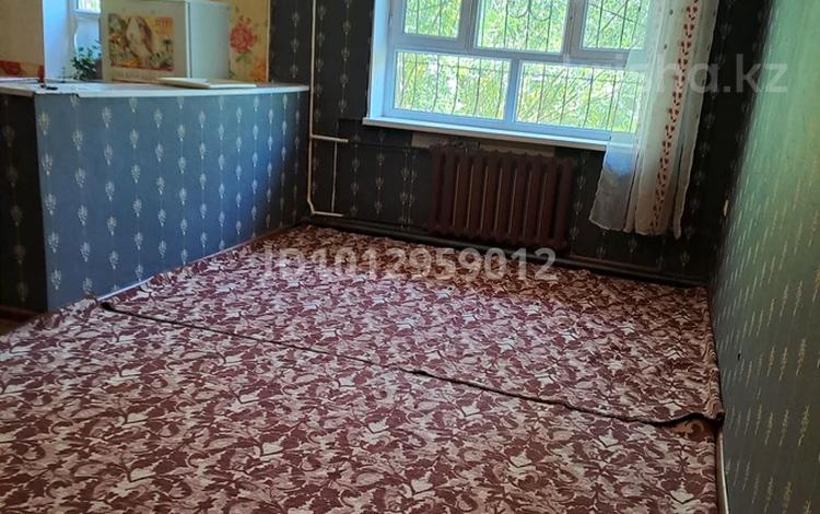 2-бөлмелі пәтер · 68 м² · 1/5 қабат, Абая — Акимата, Центральный парк, бағасы: 40 000 ₸ в Кентау — фото 2