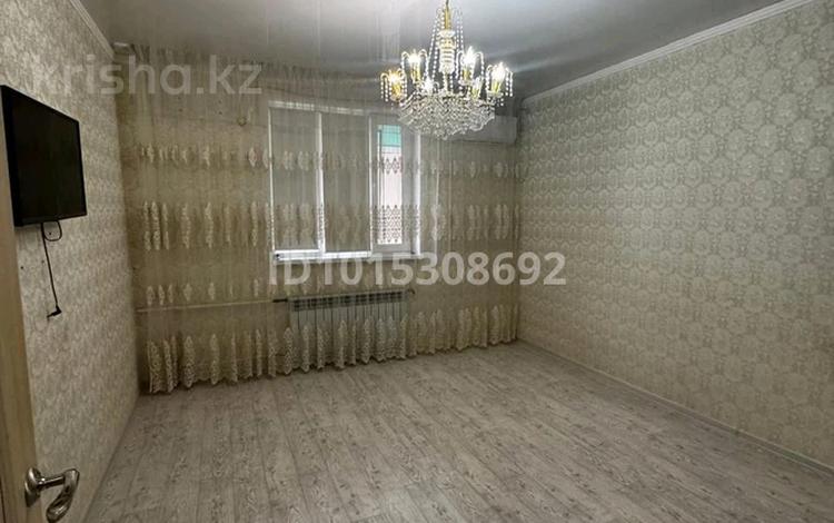1-комнатная квартира · 32.7 м² · 4/4 этаж, 5мкр — 10 мектеп балабақша жанында, фок,тркға тиіп тұр. за 120 000 ₸ в Жанаозен — фото 2
