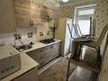 1-комнатная квартира · 32.7 м² · 4/4 этаж, 5мкр — 10 мектеп балабақша жанында, фок,тркға тиіп тұр. за 120 000 ₸ в Жанаозен — фото 3