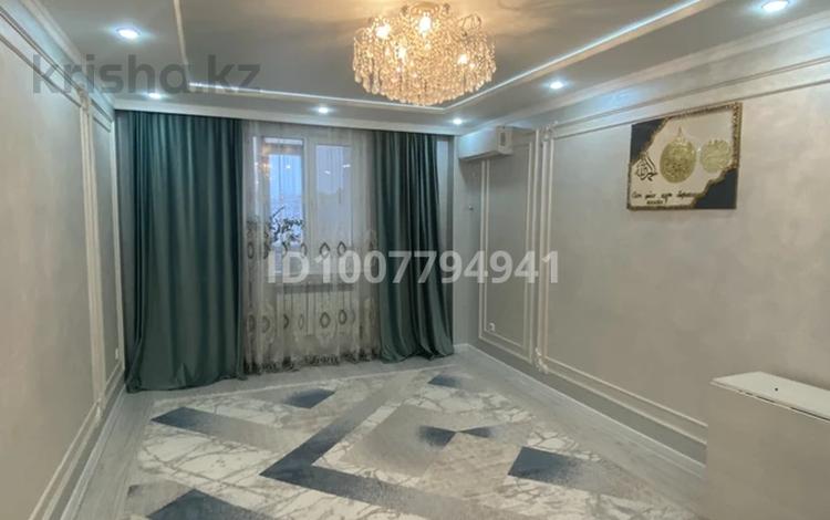 3-комнатная квартира · 81 м² · 4/5 этаж, мкр Нурсая, Мкр.Нурсая 96 за 33 млн ₸ в Атырау — фото 2