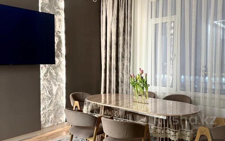 3-комнатная квартира · 80 м² · 18/18 этаж, Достык 8/4 за 88 млн ₸ в Астане, Есильский р-н — фото 11
