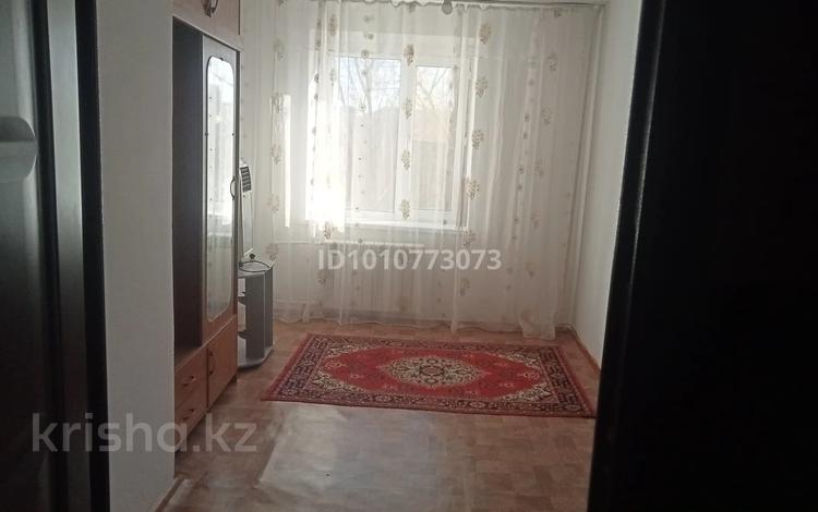 1-комнатная квартира · 12 м² · 3/5 этаж, мкр 8, Гришина 72 за 2 млн ₸ в Актобе — фото 2
