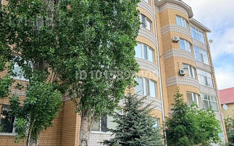 3-бөлмелі пәтер · 98 м² · 2/5 қабат, Алтын орда ш/а., Санкибай батыра 28 Б — Алия Молдагулова, бағасы: 38 млн ₸ в Актобе, мкр. Алтын орда — фото 2