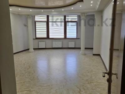 3-бөлмелі пәтер · 160 м² · 9/12 қабат, Самал-2 ш/а., бағасы: ~ 131.3 млн ₸ в Алматы, Медеуский р-н