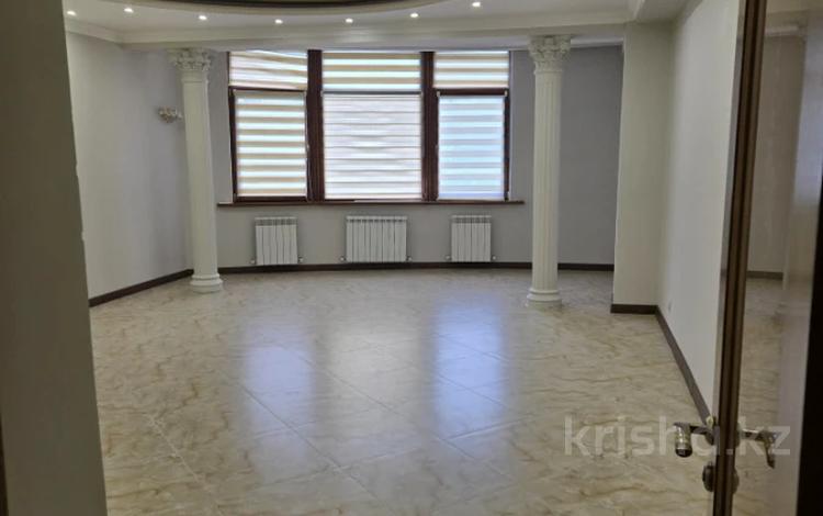 3-комнатная квартира · 160 м² · 9/12 этаж, мкр Самал-2 за ~ 131.3 млн ₸ в Алматы, Медеуский р-н — фото 6