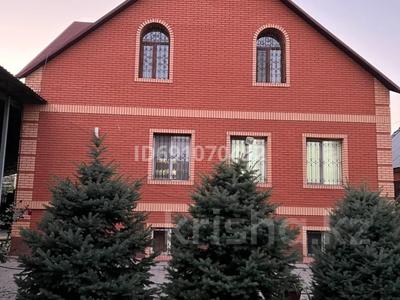 Отдельный дом · 15 комнат · 300 м² · 10 сот., Мусаева 6 а за 205 млн ₸ в Алатау