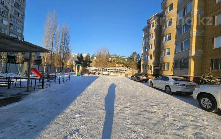 4-комнатная квартира · 140 м² · 5/5 этаж, мкр 12 30 за 350 000 ₸ в Актобе — фото 11