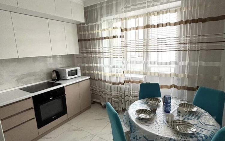1-комнатная квартира · 36 м² · 11/16 этаж, Абылай хана 5/3 — Нии Травматологии, Университет ЕНУ за 11 000 ₸ в Астане, Алматы р-н — фото 2