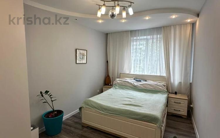 2-бөлмелі пәтер · 70 м² · 3/9 қабат, Самал-2 ш/а. 20, бағасы: 65 млн ₸ в Алматы, Медеуский р-н — фото 2