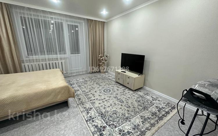 1-комнатная квартира · 45 м² · 5/5 этаж, мкр Юго-Восток, Мкр Степной 2 9 за 2 000 ₸ в Караганде, Казыбек би р-н — фото 2