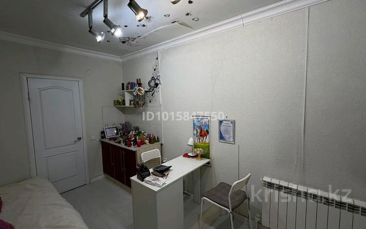 1-комнатная квартира · 15 м² · 8/25 этаж, мкр 11 112в за 8 млн ₸ в Актобе — фото 2