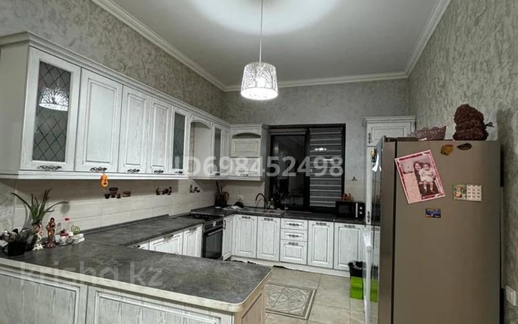 Отдельный дом · 5 комнат · 250 м² · 9 сот., Медеу 11 — Макатаева Медеу за 56 млн 〒 в Каскелене — фото 6