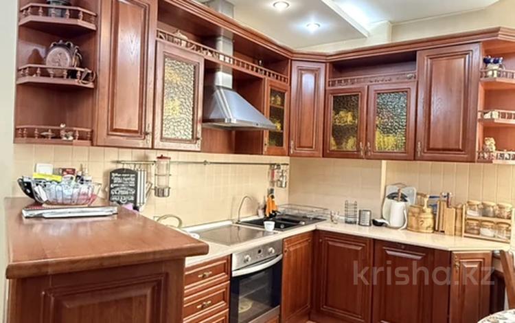 3-комнатная квартира · 93 м² · 11/19 этаж, Сатпаева 30а за 500 000 ₸ в Алматы, Бостандыкский р-н — фото 2