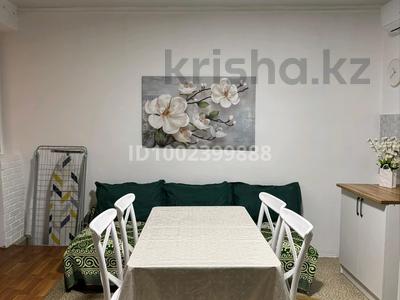 Аренда домов или дач посуточно в Алматы: Дом · 3 комнаты · 50 м², Орманова 19 1 — Толе би за 20 000 〒 Дом · 3 комнаты · 50 м², Орманова 19 1 — Толе би за 20 000 〒 в Алматы, Медеуский р-н