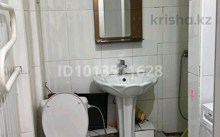 1-комнатная квартира · 38 м² · 4/9 этаж, мкр Аксай-3 26 за 200 000 ₸ в Алматы, Ауэзовский р-н — фото 2