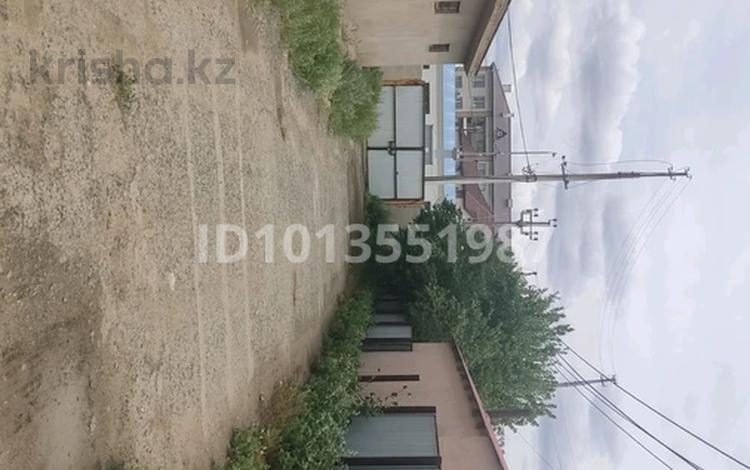 Гараж · 1500 м² · пгт Балыкши, Азаттык 141/1, бағасы: 1 300 ₸ в Атырау — фото 2