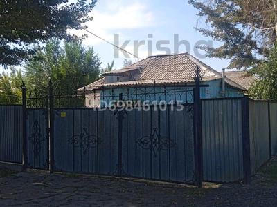 Жер үй мен саяжайлар в Жетысу обл.: Жеке үй · 4 бөлме · 63 м² · 7 сот., Тынышбаев 35 — Ескелді би және Қаратал көшелерінің ортасы, бағасы: 14 млн 〒 Жеке үй · 4 бөлме · 63 м² · 7 сот., Тынышбаев 35 — Ескелді би және Қаратал көшелерінің ортасы, бағасы: 14 млн 〒 в Талдыкоргане, Каратал