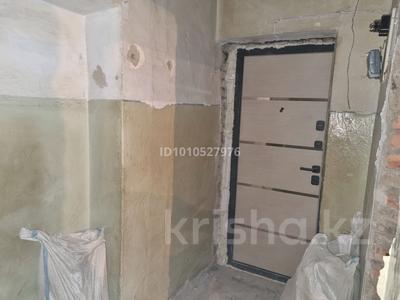 1-комнатная квартира · 30.5 м² · 2/2 этаж, мкр Михайловка , Бадина 209 — Стекляшка за 6.9 млн 〒 в Караганде, Казыбек би р-н