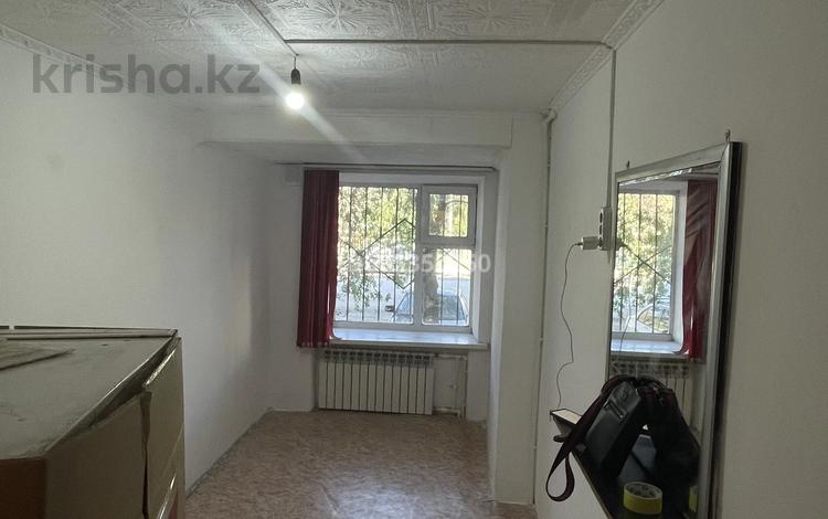 1-комнатная квартира, 14 м², 1/5 этаж, Жаманкулова 15 за 3.5 млн 〒 в Актобе, мкр Москва — фото 2