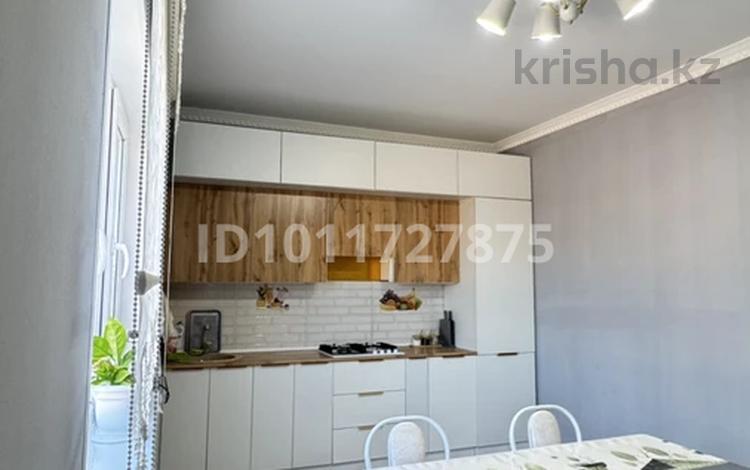 Отдельный дом · 3 комнаты · 120 м² · 8 сот., мкр Кайнар, 32 25 за 26 млн ₸ в Атырау — фото 2