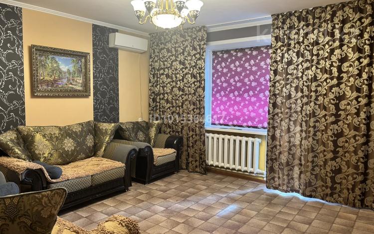 2-комнатная квартира · 52.9 м² · 3/9 этаж, мкр Юго-Восток, мкр Гульдер 1 — Грузинский дворик за 26 млн ₸ в Караганде, Казыбек би р-н — фото 2