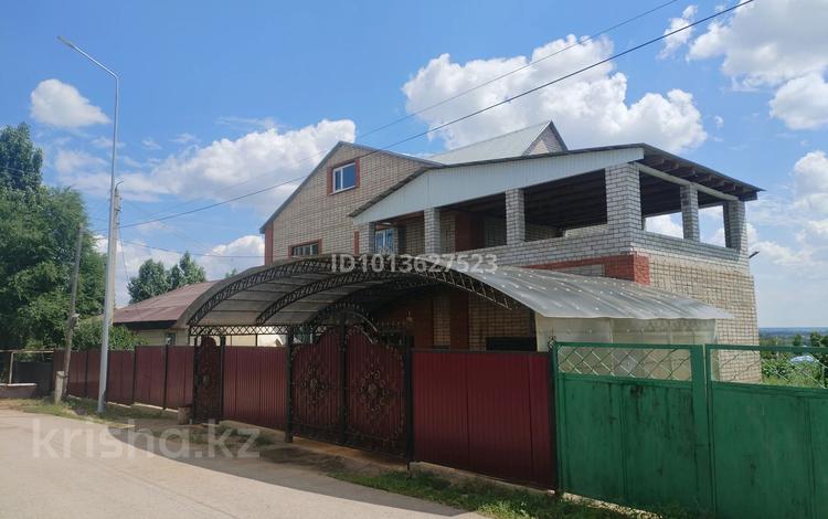 Отдельный дом · 7 комнат · 300 м² · 10 сот., Солтүстік 6 за 43 млн ₸ в Актобе, жилой массив Кирпичный — фото 3