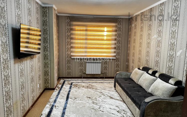 2-комнатная квартира · 65 м² · 9/9 этаж, мкр Акжайык, Тулеметова 69/16 за 22 млн ₸ в Шымкенте, Абайский р-н — фото 2