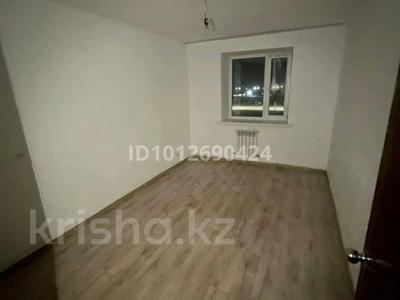 3-комнатная квартира · 80 м² · 5/5 этаж, Строителей за 90 000 ₸ в Аксу