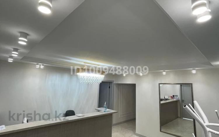 Стоматологию · 200 м² за 230 млн ₸ в Экибастузе — фото 2