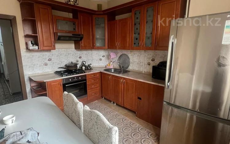 3-комнатная квартира · 70 м² · 4/9 этаж, мкр Аксай-4 за 45 млн ₸ в Алматы, Ауэзовский р-н — фото 2