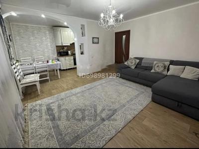 4-бөлмелі пәтер · 80 м² · 12/12 қабат, 15 микрорайон 18 — Площадь М.Ауэзова, бағасы: 250 000 ₸ в Семее