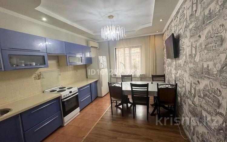 2-бөлмелі пәтер · 70 м² · 7/16 қабат, Алмагүл ш/а. 20, бағасы: 21 млн ₸ в Атырау, мкр. Алмагуль — фото 2