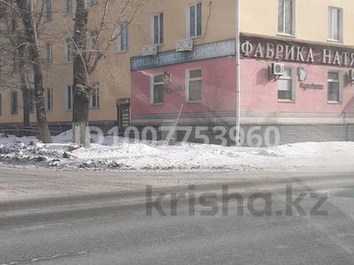 2-бөлмелі пәтер · 60 м² · 1/4 қабат, Назарбаева 54, бағасы: 19 млн ₸ в Усть-Каменогорске, Ульбинский