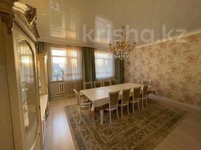 Жеке үй · 6 бөлме · 360 м² · 10 сот., Республики 28 — Добротный дом, бағасы: 75 млн ₸ в Косшы