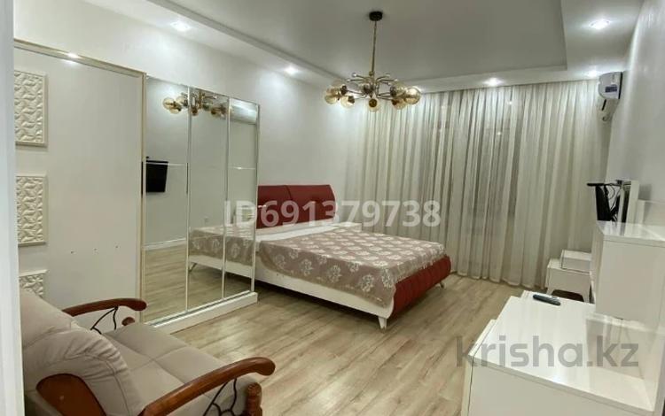 3-комнатная квартира · 96 м² · 8/16 этаж, 17-й мкр 32/1 за 40 млн 〒 в Актау — фото 30