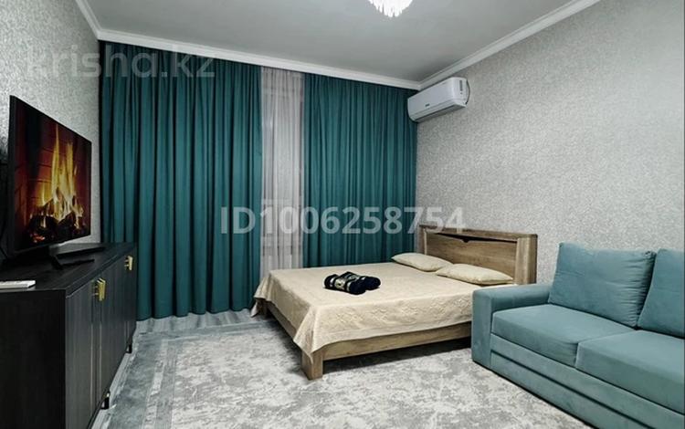 1-бөлмелі пәтер · 52 м² · 6/16 қабат, Сырым батыра 2, бағасы: 15 000 ₸ в Шымкенте, Абайский р-н — фото 23