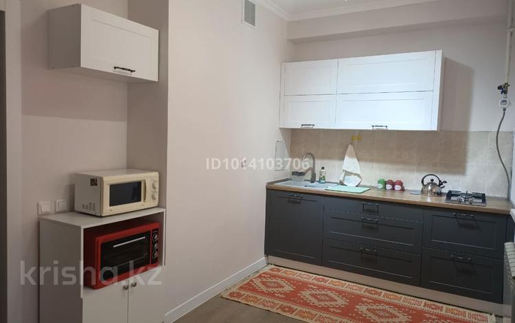 1-комнатная квартира · 47 м² · 1/9 этаж, мкр Нурсая, Таумуш Жумагалиев 17а за 180 000 ₸ в Атырау — фото 2