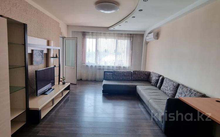 1-комнатная квартира, 45 м², 3/5 этаж помесячно, Каратал 43 В за 120 000 〒 в Талдыкоргане — фото 2