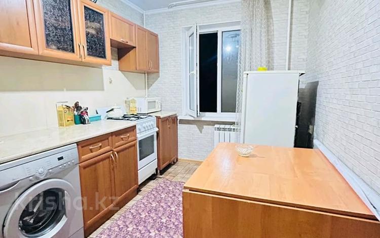 4-комнатная квартира · 74 м² · 3/4 этаж, мкр №1 73 за 43 млн ₸ в Алматы, Ауэзовский р-н — фото 2
