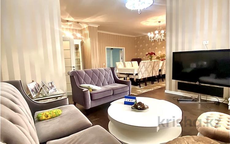 12-комнатная квартира · 260 м² · 5/7 этаж, Кабанбай батыра 34/1 за 199 млн ₸ в Астане, Есильский р-н — фото 2